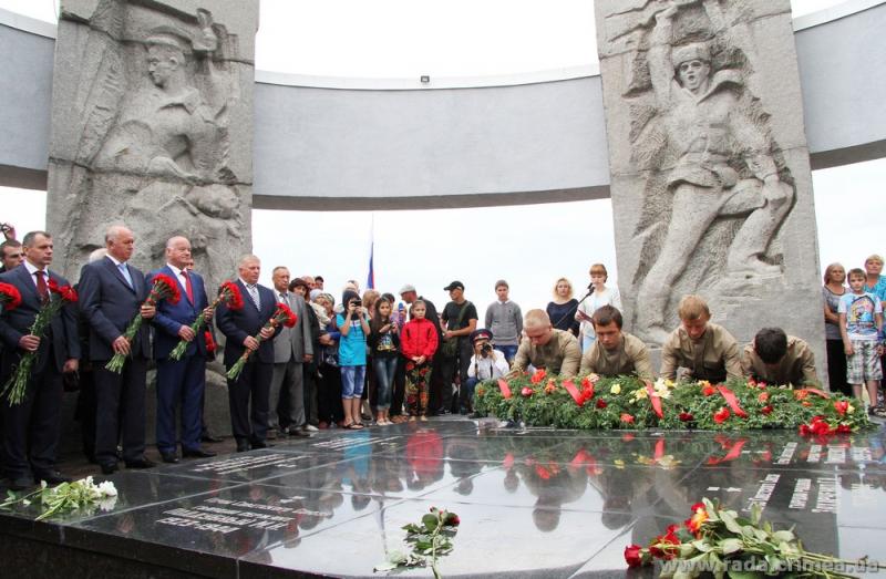 Саки - мемориал 9 героям в Геройском